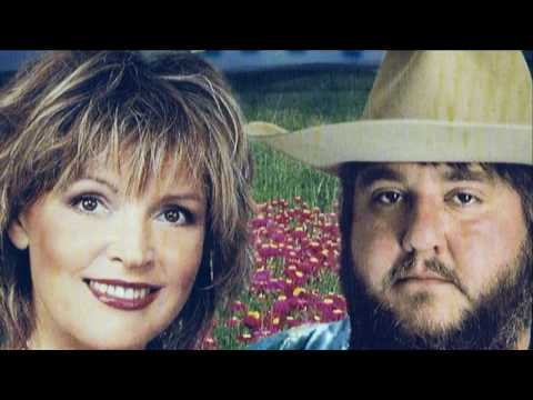 spieva Michal Tučný .Dnešní noc bude dlouhá 1970r.