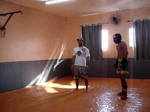 Éderson arte thai/academiaams-ko