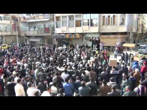 مظاهرة وتشييع عدد من الأشخاص في حي الخالدية في مدينة حمص