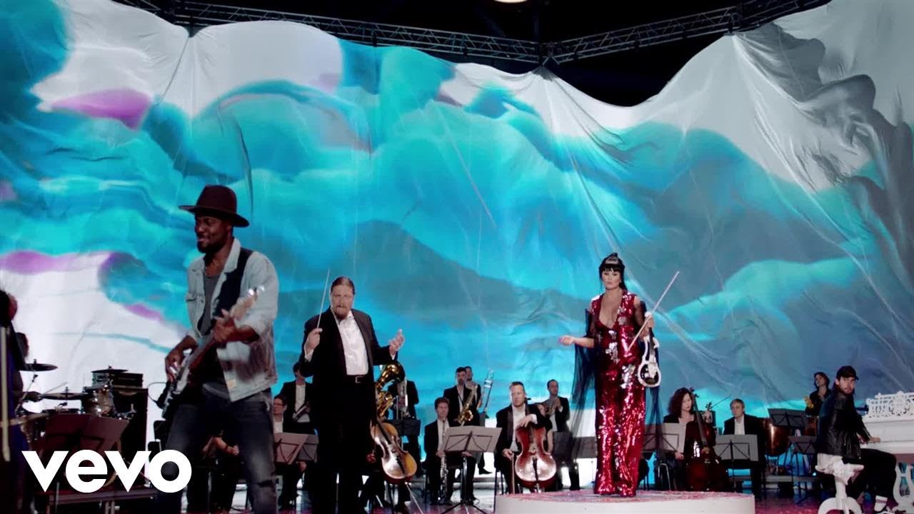 Promotional video thumbnail 1 for Assia Ahhatt: Enchanting Violinist