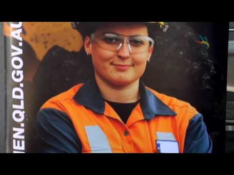 WorldSkills Australia Nationals – Brisbane 2010 – Minister Karen Struthers and Women in Trade Thumbnail