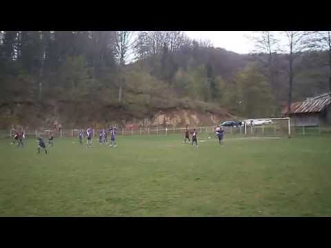 MECI LA JUNIORI : SEMENICUL VALIUG - METALUL OTELUL ROSU 1 - 2 , 12 APRILIE 2014 , Part. 3