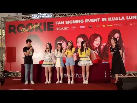 170422 -YERI TOOK MY GIFT @Red Velvet Fansign in Malaysia