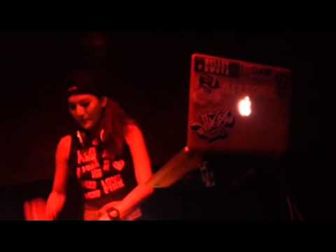 DJ LEONIE BULLET BWOYZ IN HOT SHOT PARTY IN ZENITH P.I