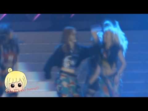 [Fancam] 130322 Taeyeon-arm Hugging Sunny @IGAB in HongKong [SunYeon/단듀]