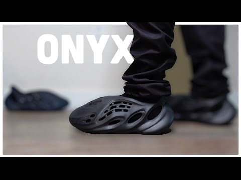 Slightly Different Fit! YEEZY Foam Runner Onyx Review + On Feet