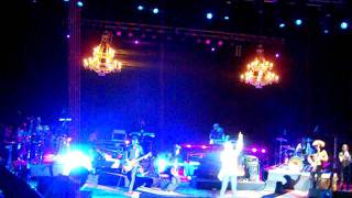 la﻿ femme parallel at red rocks thievery corporation
