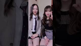 【TikTok】愛想よく手を振ることに集中 無意識で隙が生まれた決定的瞬間