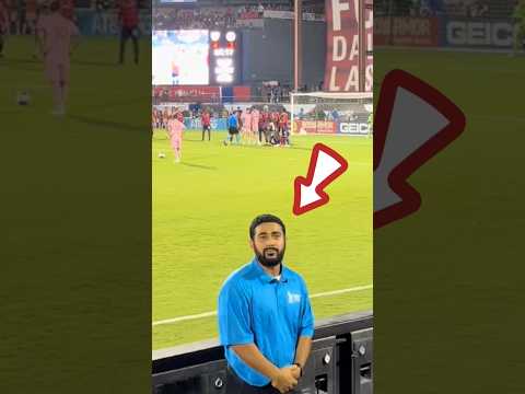 Ovaj zaštitar nije mogao izdržati da se ne okrene…#viral #zanimljivo #football #foryou