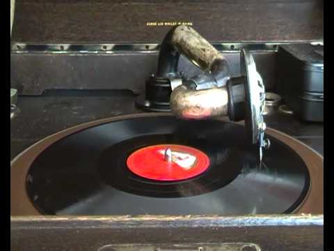 The Unforgettable Enrico Caruso - La donna e mobile on 78 rpm Record #enricocaruso #78rpm #opera