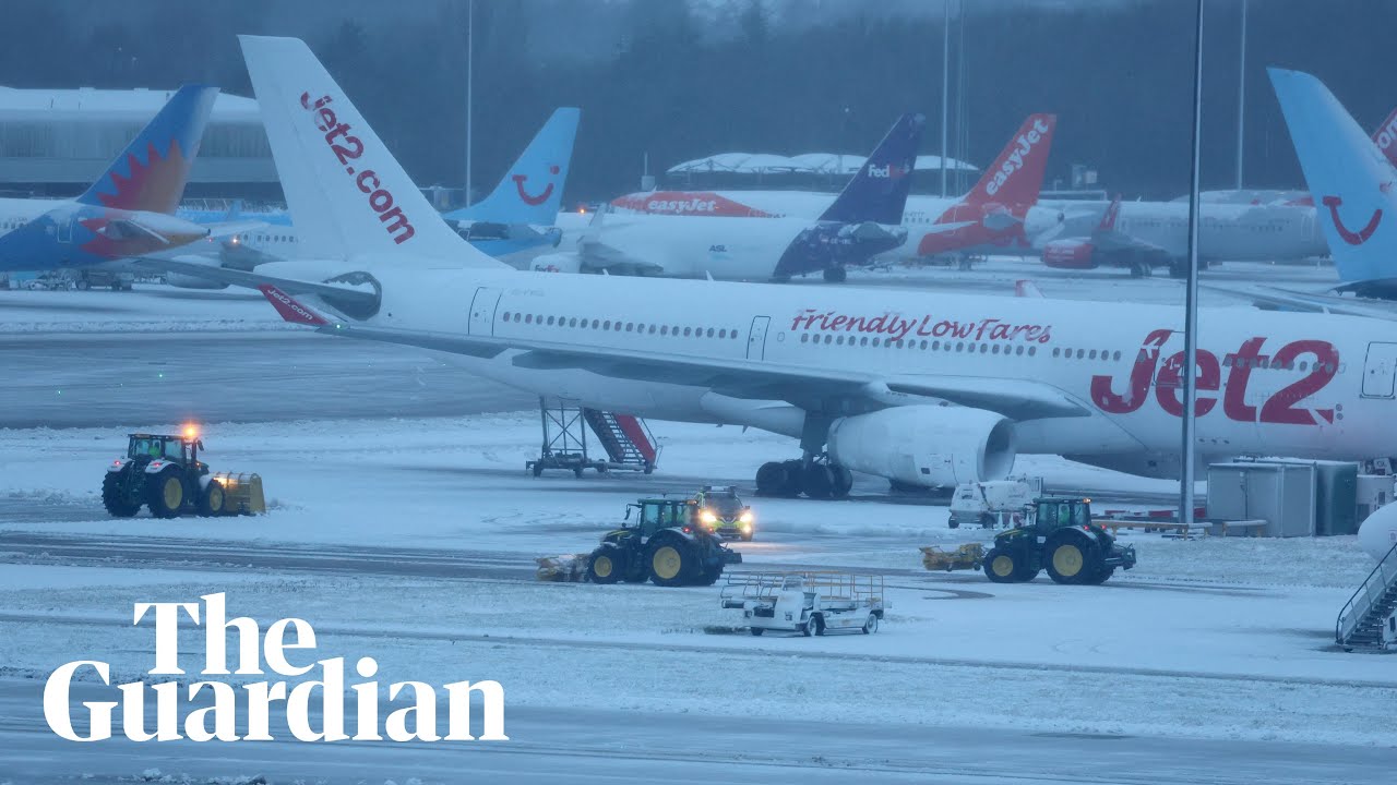 Heavy snow disrupts travel at Manchester, Liverpool airports