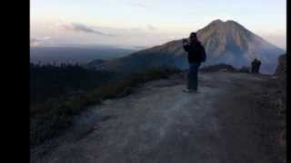 preview picture of video 'Pengalaman Mendaki Gunung Kawah Ijen Surabaya'