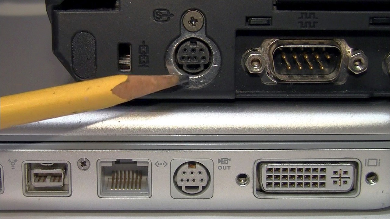 That weird (S➙) port on 2000s laptops