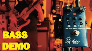 Video thumbnail for Fredric Effects : Deeply Unpleasant Companion V2 | Bass / Bass VI | theoandhispedals by Theo And His Pedals