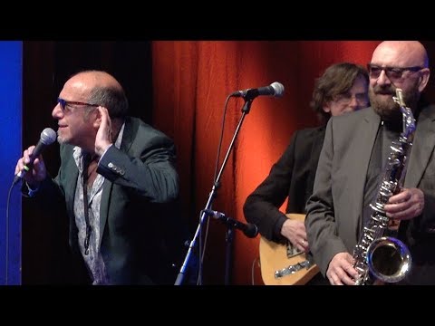 The Voyagers ft. Andy Parker, Albie Donnelly and Susanne Alt: Ooh Poo Pah Doo