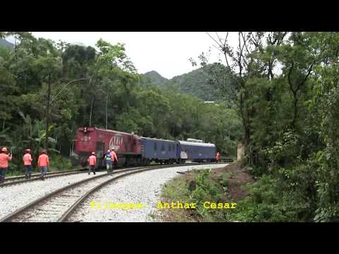 🇧🇷 Trem de passageiros cruzando viaduto Carvalho(*), Morretes PR - 2017 - (Brasil)