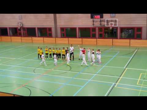 Einlaufen Finalspiel BSC Old Boys Schwarz - FC Otmar Ea 19.11.2016