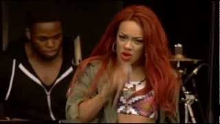 Stooshe - Kiss Chase (T in the Park 2012)