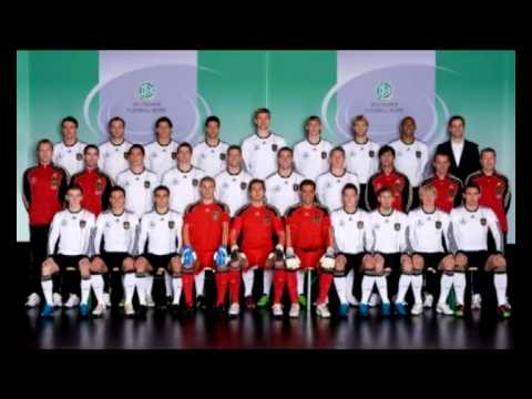 WM 2010 Megamix mit K'naan, Judy Bailey, Uju, Jessy Matador, The Parlotones, Shakira, Freshlyground, Pitbull, TKZee, Dario G, Uwu Lena, MISIA, M2J, Francis Jocky, Matisyahu, Narneless & Nneka