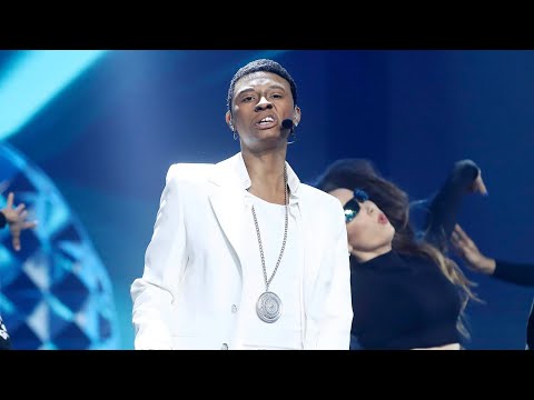 Nia imita a Usher en 'Yeah' - Tu Cara Me Suena