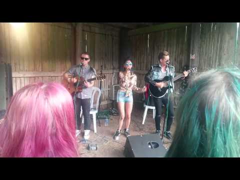 Sonic Boom Six - Keep On Believin' (Acoustic)