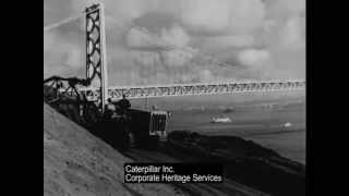 Aquí puede ver tractores de cadenas Caterpillar en funcionamiento mientras transportan traíllas en la aproximación norte de Golden Gate Bridge.