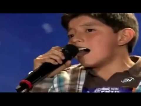 EN ESPAÑA DISCRIMINAN A UN NIÑO, LE DICEN INDIO Y CANTA COMO LOS MEJORES DEL MUNDO