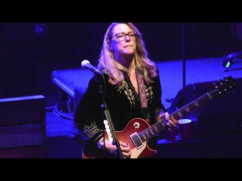 smokin' Susan solo! "The Sky Is Crying" Tedeschi Trucks Band 12/1/17