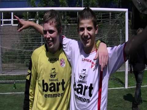 Kampioensfeest RJO sc Heerenveen FC Emmen C2 2011-05-22.WMV