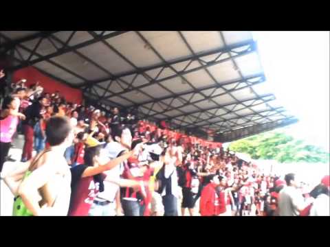 "Huracán Rojinegro en San Felipe 2013" Barra: Huracan Roji-Negro &bull; Club: Deportivo Lara