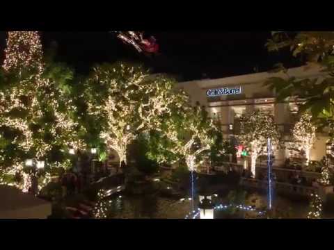 SHAW STORIES - "The Grove" in Hollywood - Santa and his Sleigh Water Fountain Show November 25, 2018