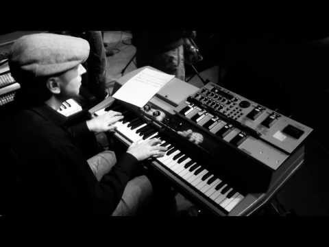 Small Zoo feat. Mauro Pawlowski - INSATIABLE