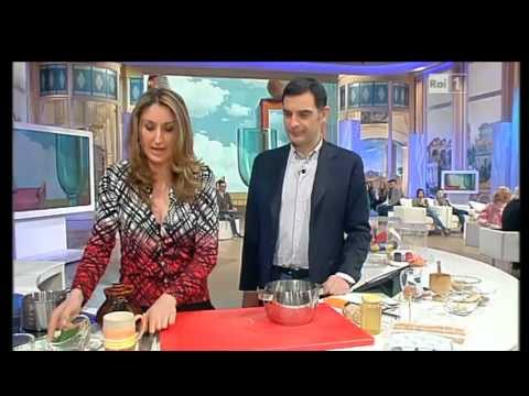 Dossi sulle articolazioni del trattamento dita Acuto dolore al collo a sinistra è