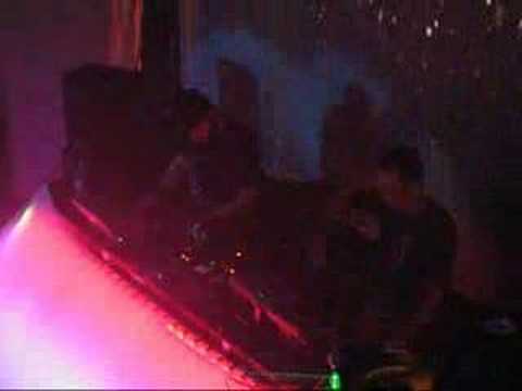 Bassbin Twins vs Uberzone 01