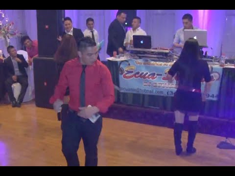 PRESENTACION EN VIVO ASTORIA NEW YORK - ANGELITO EL CHICHERITO DEL AMOR BODA DE LUIS CUJI