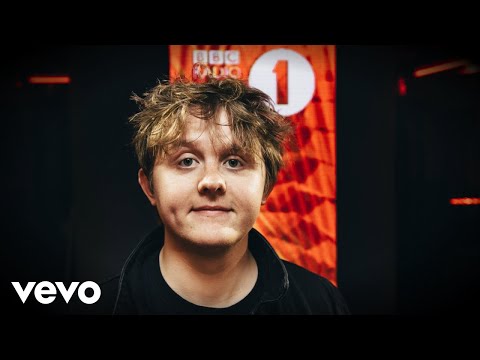 Lewis Capaldi - 2002 (Anne-Marie cover) in the Live Lounge
Lewis Capaldi - 2002 (Anne-Marie cover) in the Live Lounge