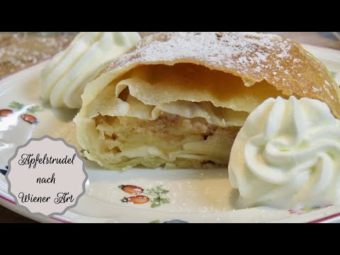 Apfelstrudel nach Wiener Art / Apple Strudel Vienna Style