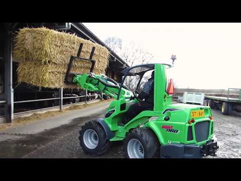 New Avant 800 Series compact articulated loader performing on the farm