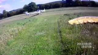 preview picture of video 'Flying into Wing Farm Airstrip on a Paraglider'