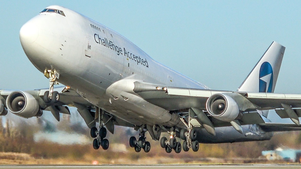 60 MINUTES PURE AVIATION - Boeing 747, B767 ... Cargo Planes at Liege (4K)