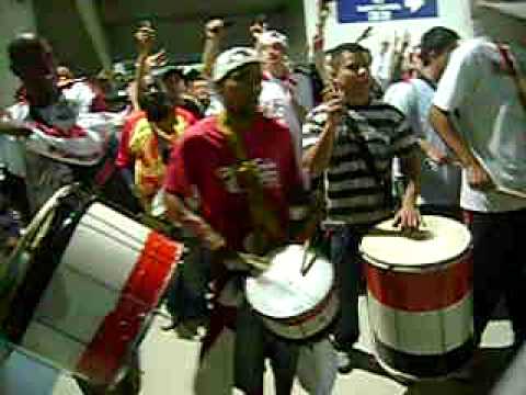 INDEPENDENTE BARUERI 26/07 - SAIDA DA BATERIA SHOW