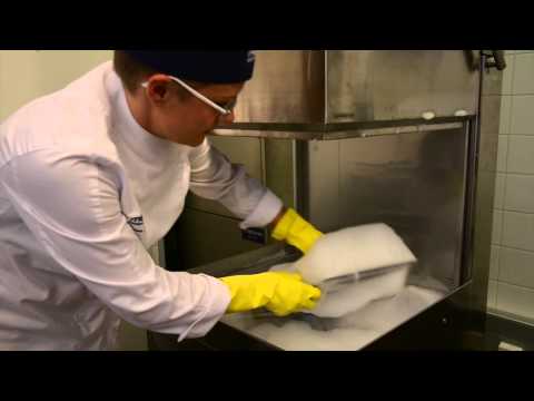 Koulutusvideo: Vaahdon poistaminen astiapesukoneen sisältä