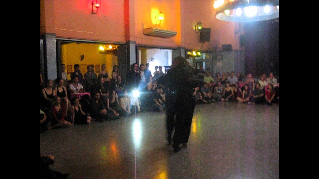 EDUARDO CAPUSSI Y MARIANA FLORES en Viva La Pepa Milonga (2/3)