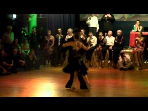 Asier Galardi y Amelia Esparza. La Naranja nació verde.MP4