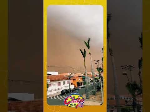 Tempestade de Poeira tomando conta do céu no interior de SP