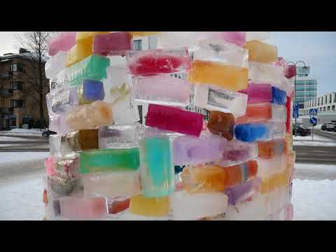 Hieno & värikäs jäälinna Munkkiniemessä