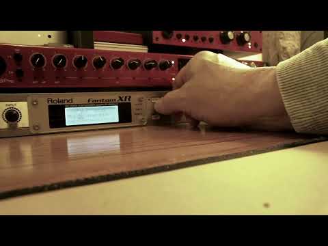 Roland Fantom-XR Rackmount Synthesizer Module 2004 - 2010 - Silver image 3