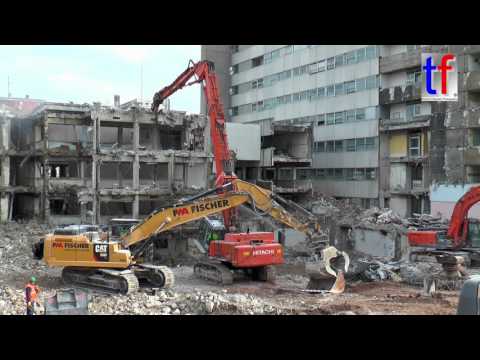 **HUGE Demolition** Hitachi, CAT Fleet / Mega-Abbruch Olghospital, Stuttgart, 18.02.2016.