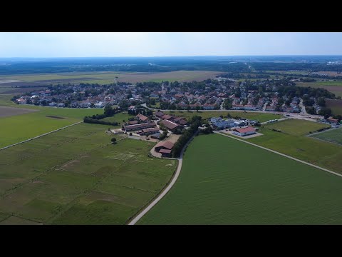 Hohenbrunn und die Umgebung mit Wäldern und Feldern von oben @TM_Skylight