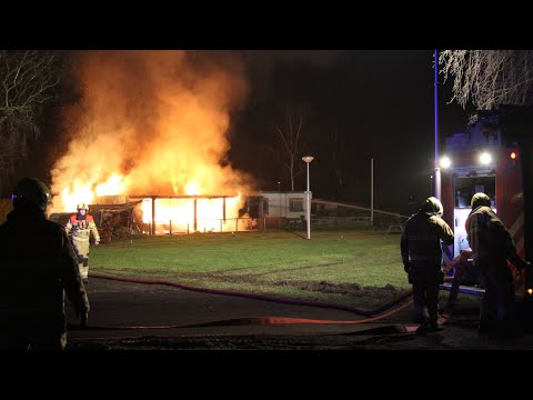 Brandweer met spoed naar een Middelbrand bij Camping De Brug in Herpen